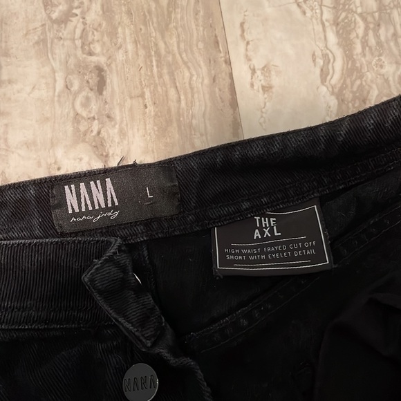 Frayed hi rise shorts with eyelet cut outs - Picture 4 of 7